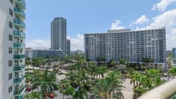 Beach Home w/2 Queen Beds, Pool, Gym