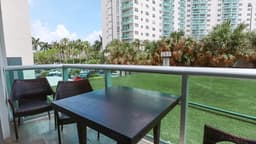 KOMFFY Fully Equipped Condo w/ 2 King Beds