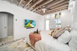 Komffy Studio with King Bed