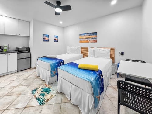Chic Studio + Kitchenette | Smart TV
