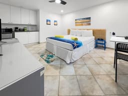 Modern Queen Studio +  Kitchen | Wi-Fi