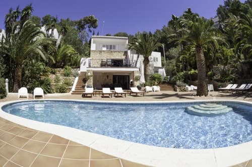 Dreamy 4 Bedroom Villa in Valverde City 1014