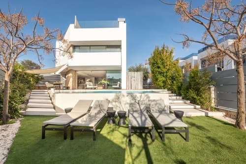 Modern Oasis: 4 Bedroom Villa in Ibiza City, 1263