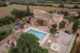 Captivating 5-Bed Retreat in Ibiza 1470