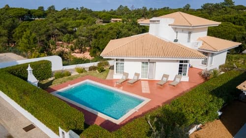 Exclusive Villa with Pool & Stunning Views, Algarve Villa 2922