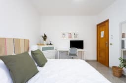 Eden Rentals 104 Surfy Stylish Bed&Coffee Balcony