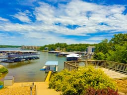 Lakefront 4BD/2.5BA Grill/Dock/Sleeps 13PP