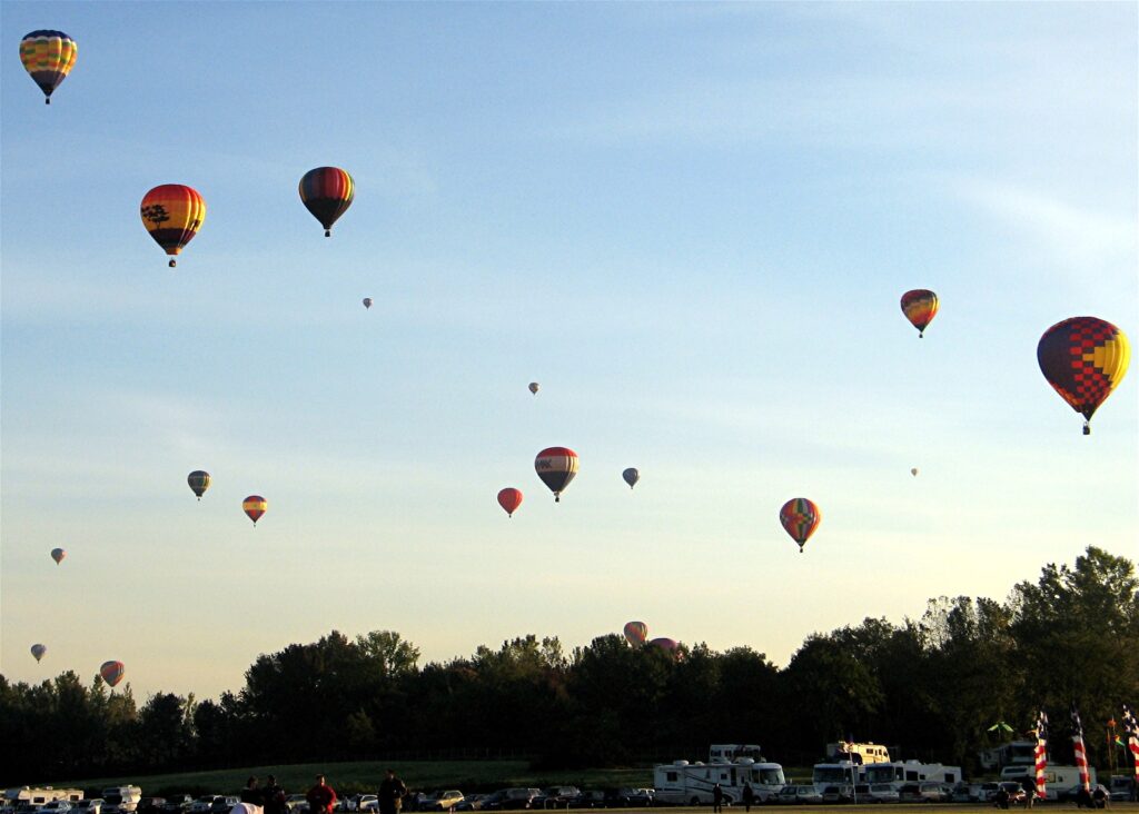 This image has an empty alt attribute; its file name is Adirondack-Balloon-Festival-1024x732.jpg