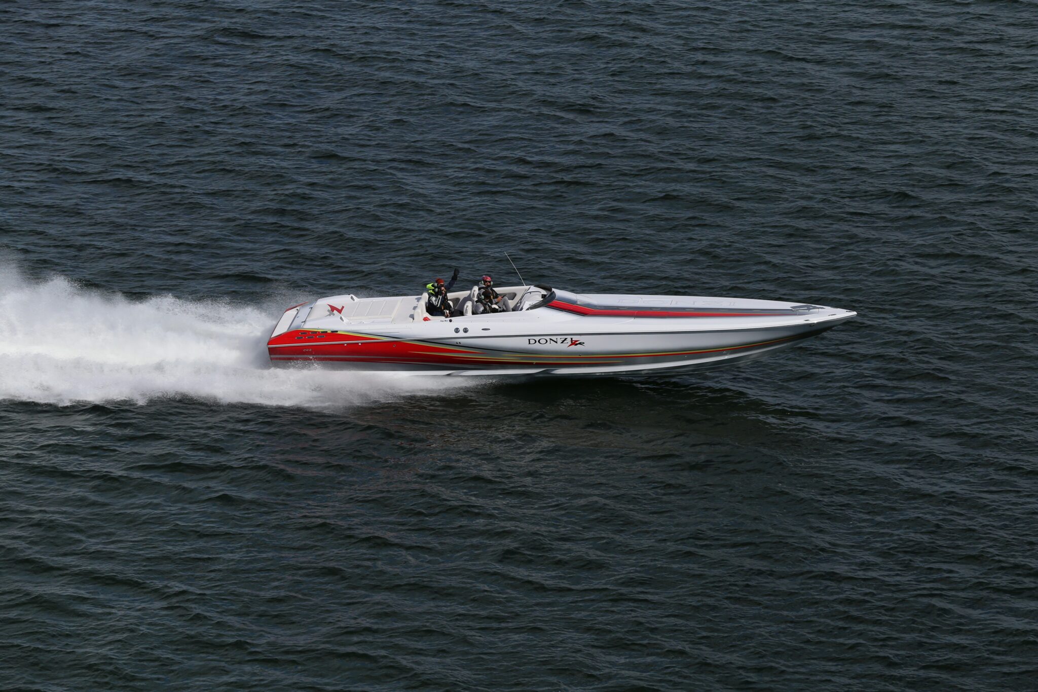 Inboard vs Outboard Motor Boats